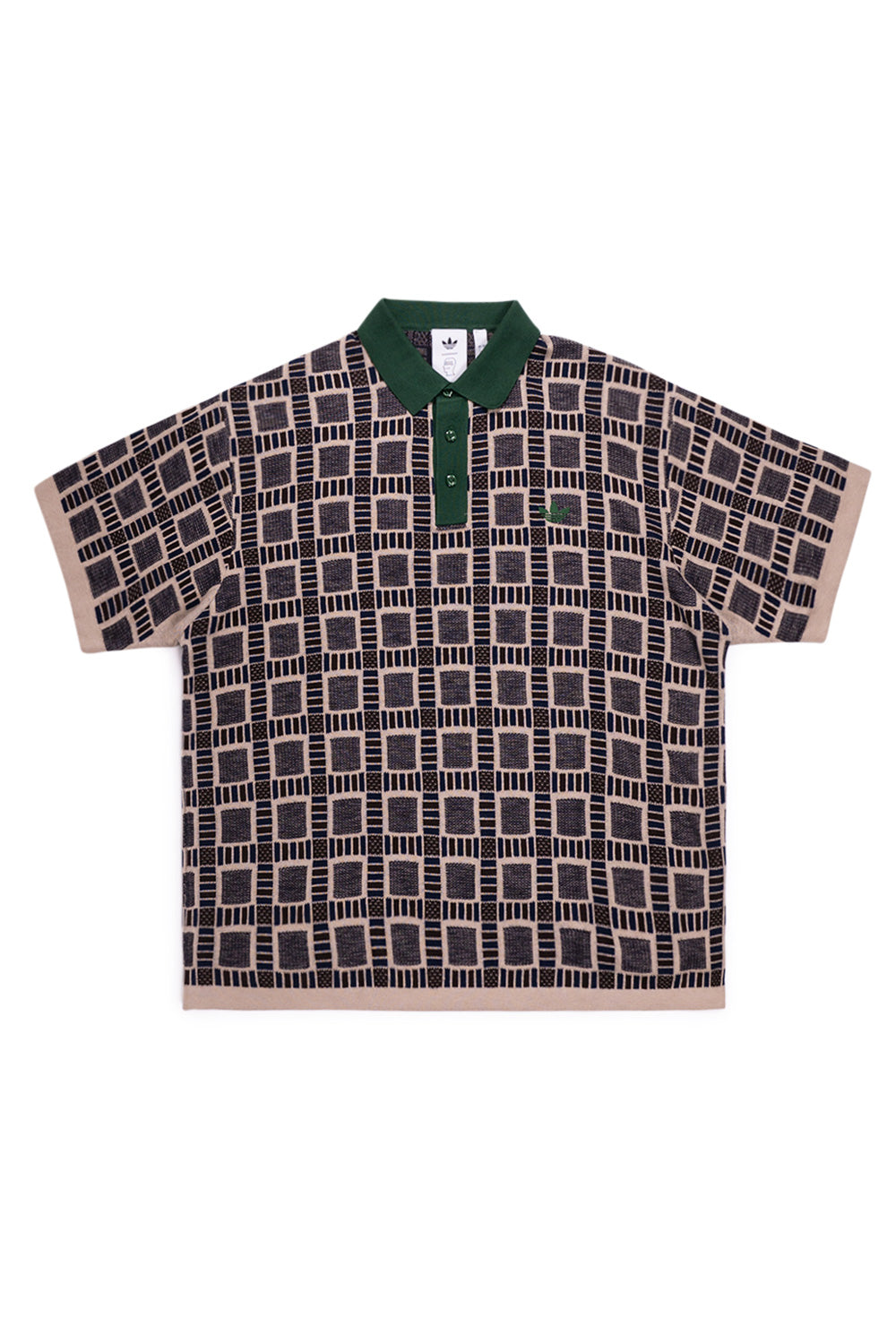 Adidas x Brain Dead Poloshirt JN7151 in Dust Sand mit Allover-Karomuster und kontrastfarbenem Kragen.