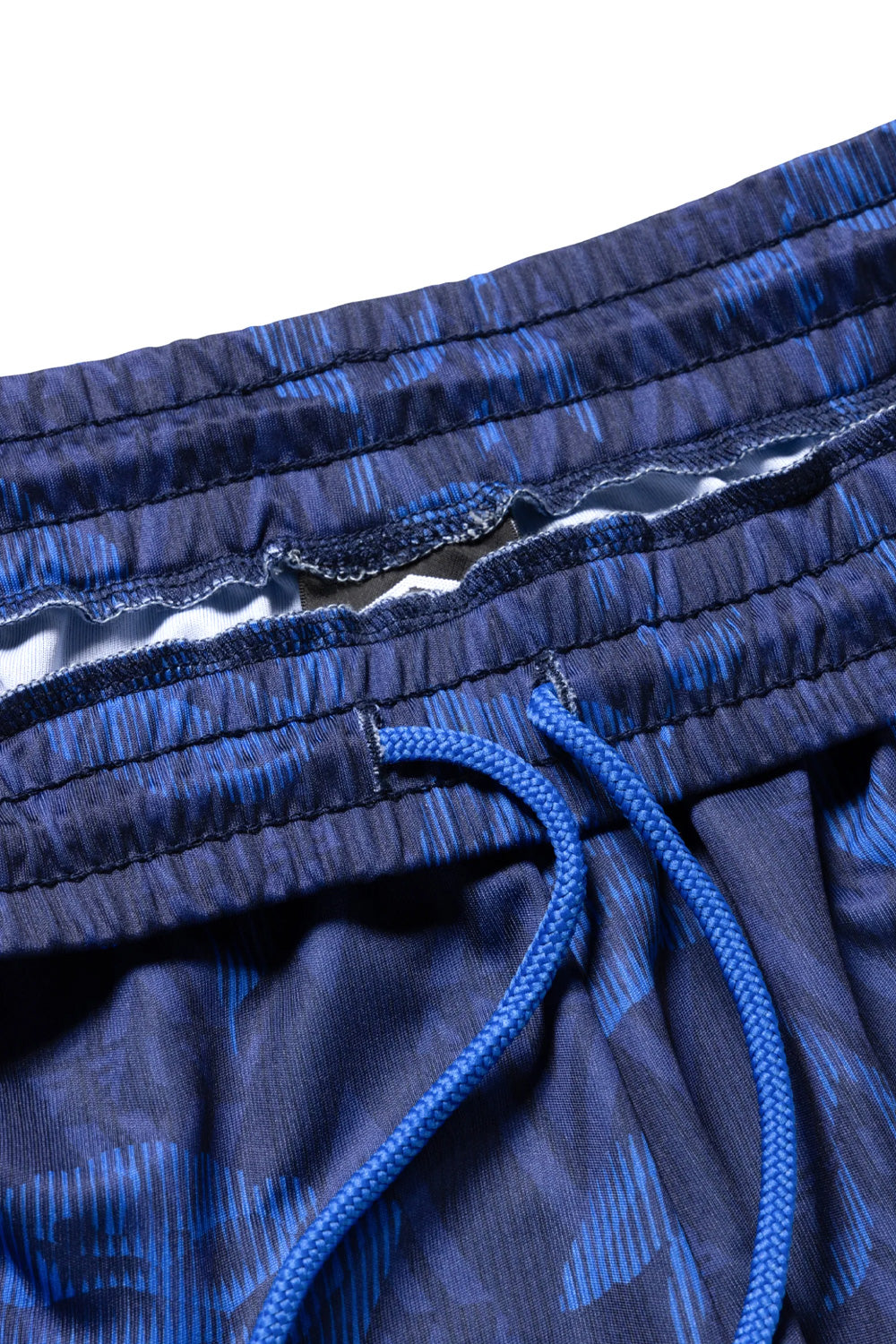 "Aries x Umbro Roses Football Shorts Blue – Komfortable und auffällige blaue Shorts mit floralen Akzenten für dein sportliches Outfit"
