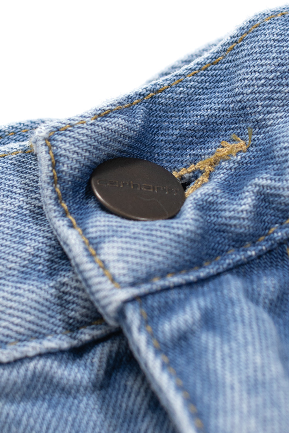 Carhartt WIP Brandon Shorts Stone Bleached – Komfortable Denim-Shorts im lockeren Schnitt mit 13.5 oz Smith Denim und Carhartt-Branding für einen robusten, urbanen Look.