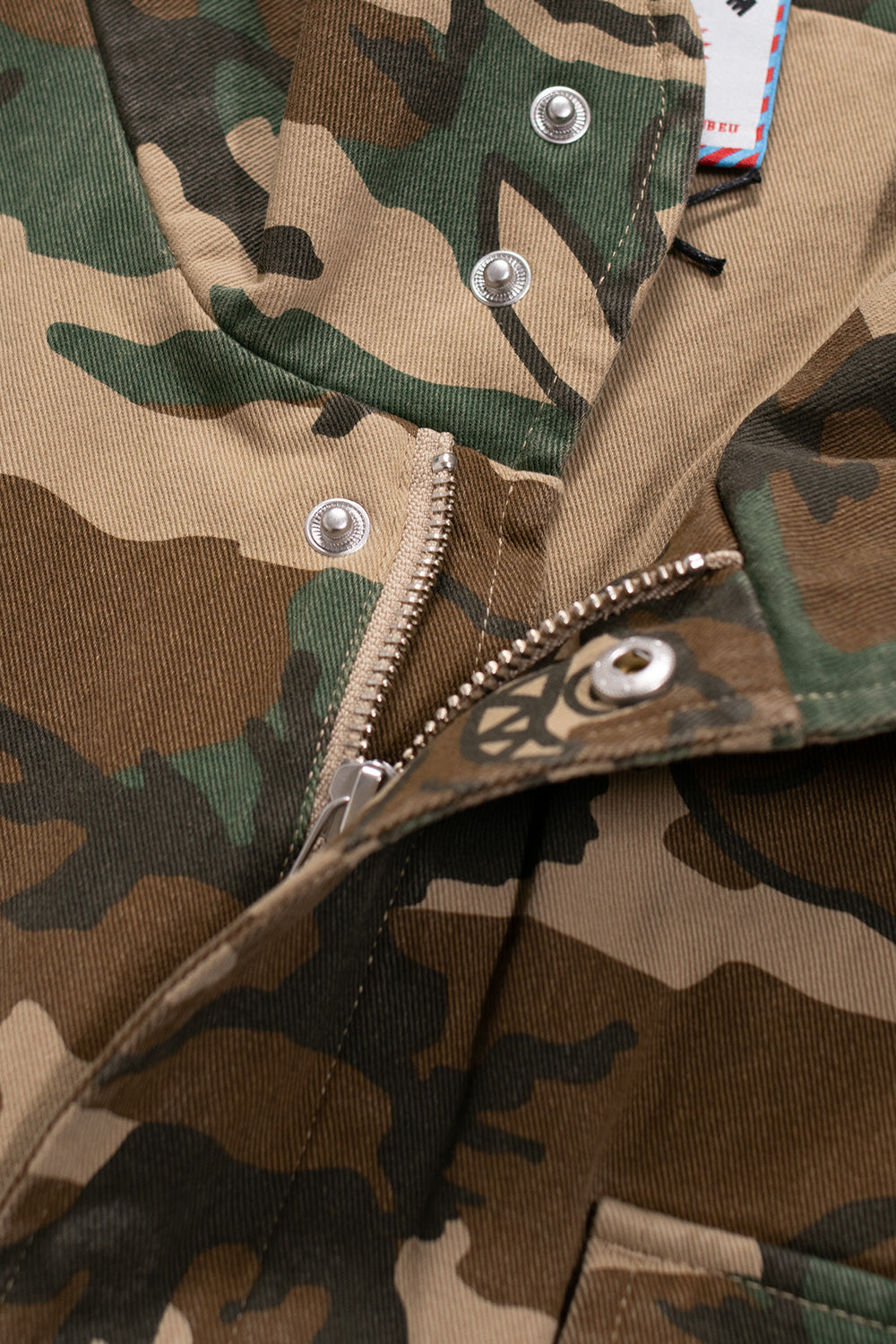 Icecream M65 Jacket – Stylische Camouflage-Jacke mit Running Dog Patch