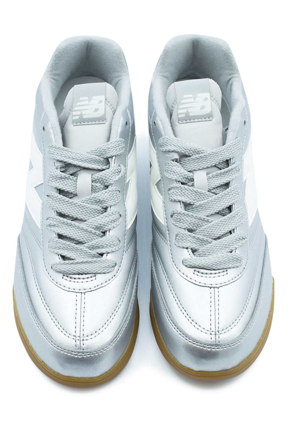 New Balance RC42 Silver Metallic Sea Salt – Hochwertige New Balance RC42 Sneakers in glänzendem Silber und Sea Salt für komfortables Gehen.