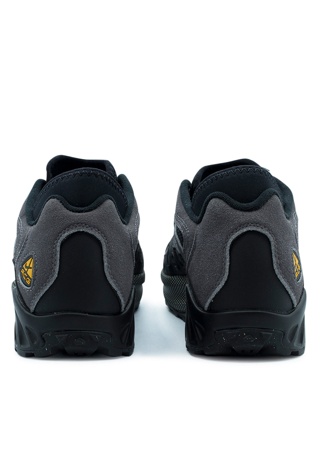 Nike ACG Air Exploraid Shoe LT Graphit Canyon Gold Black – Nike ACG Outdoor-Schuhe in stilvollem Graphit und Canyon Gold für maximalen Komfort und Unterstützung.
