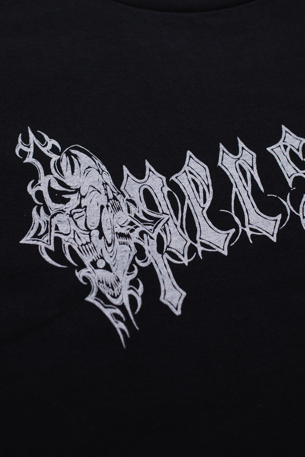 Personal Joint Holy T-Shirt in Schwarz – Stylisches T-Shirt mit kreativem „Holy“-Print für urbanes Styling und Fashion-Enthusiasten
