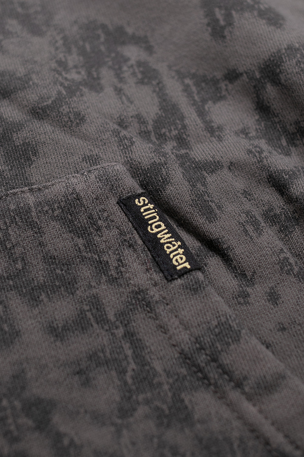 Stingwater Ego Death Pullover Hoodie – Acid-Wash Streetwear mit einzigartigem Design