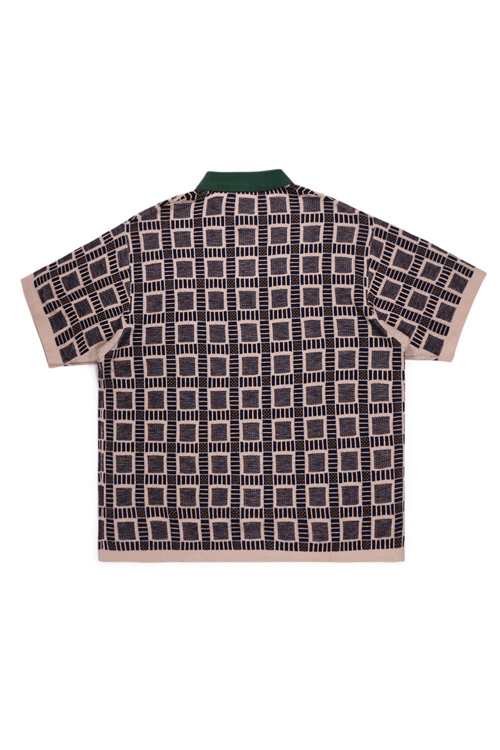 Knit Poloshirt von Adidas und Brain Dead – klassischer Schnitt mit markantem Design und recyceltem Material.