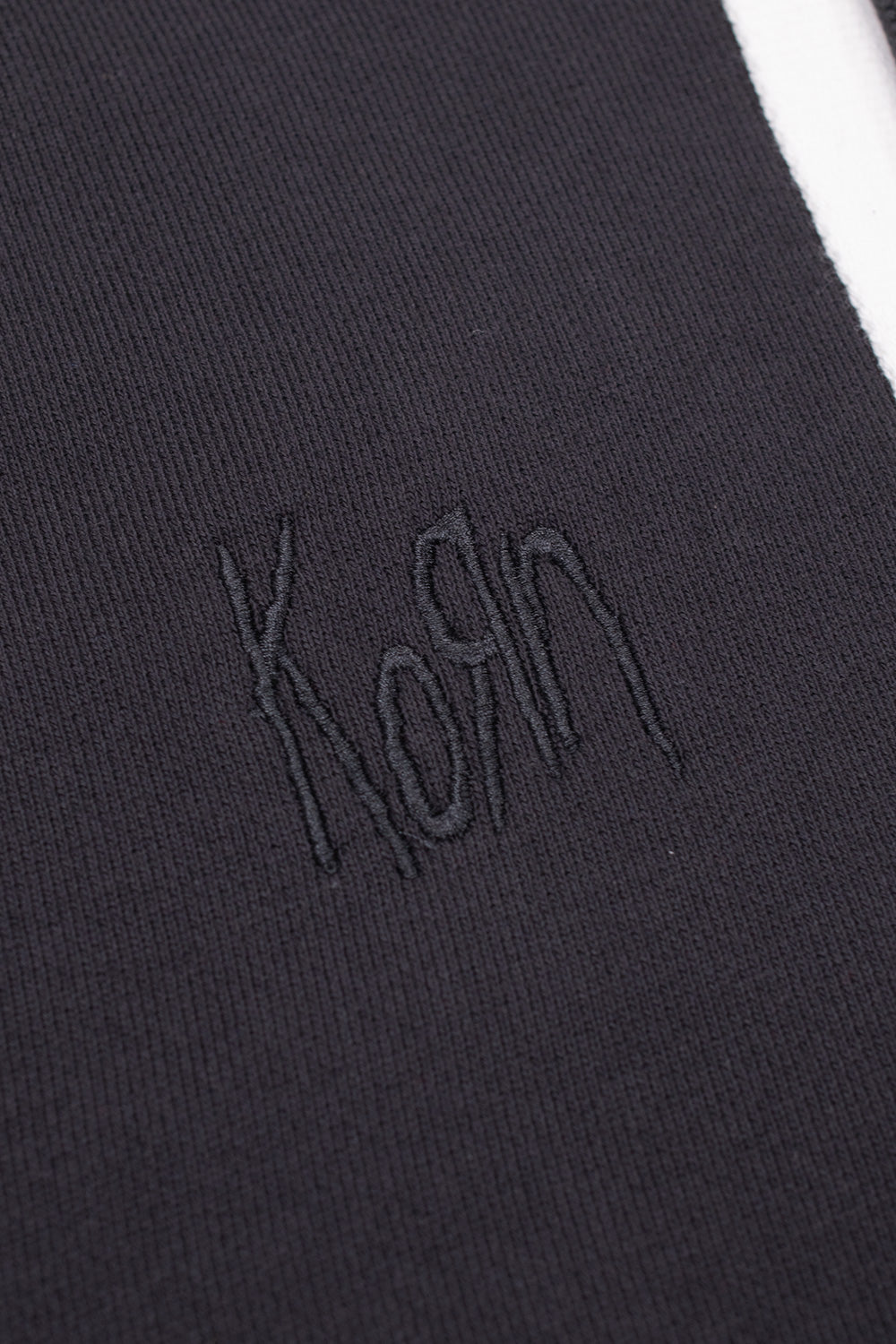 Adidas x Korn Hoodie Black – Lässiger schwarzer Hoodie mit einzigartigem Korn-Design, perfekt für entspannte Outfits und Musikfans

