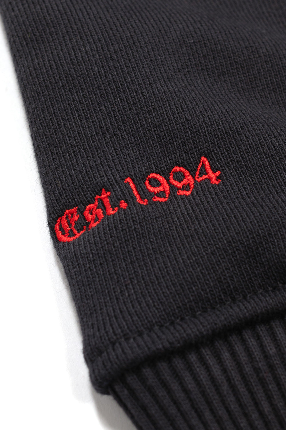 Adidas x Korn Hoodie Black – Bequemer Hoodie im schwarzen Design mit Korn-Branding für ein trendiges, musik-inspiriertes Outfit
