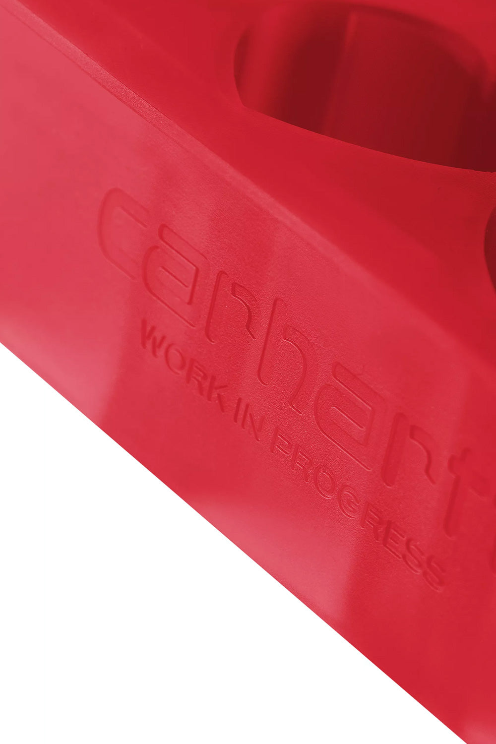 Rote Carhartt WIP Herz-Eiswürfelform – Spülmaschinenfeste Silikonform für herzförmige Eiswürfel mit Markenprägung