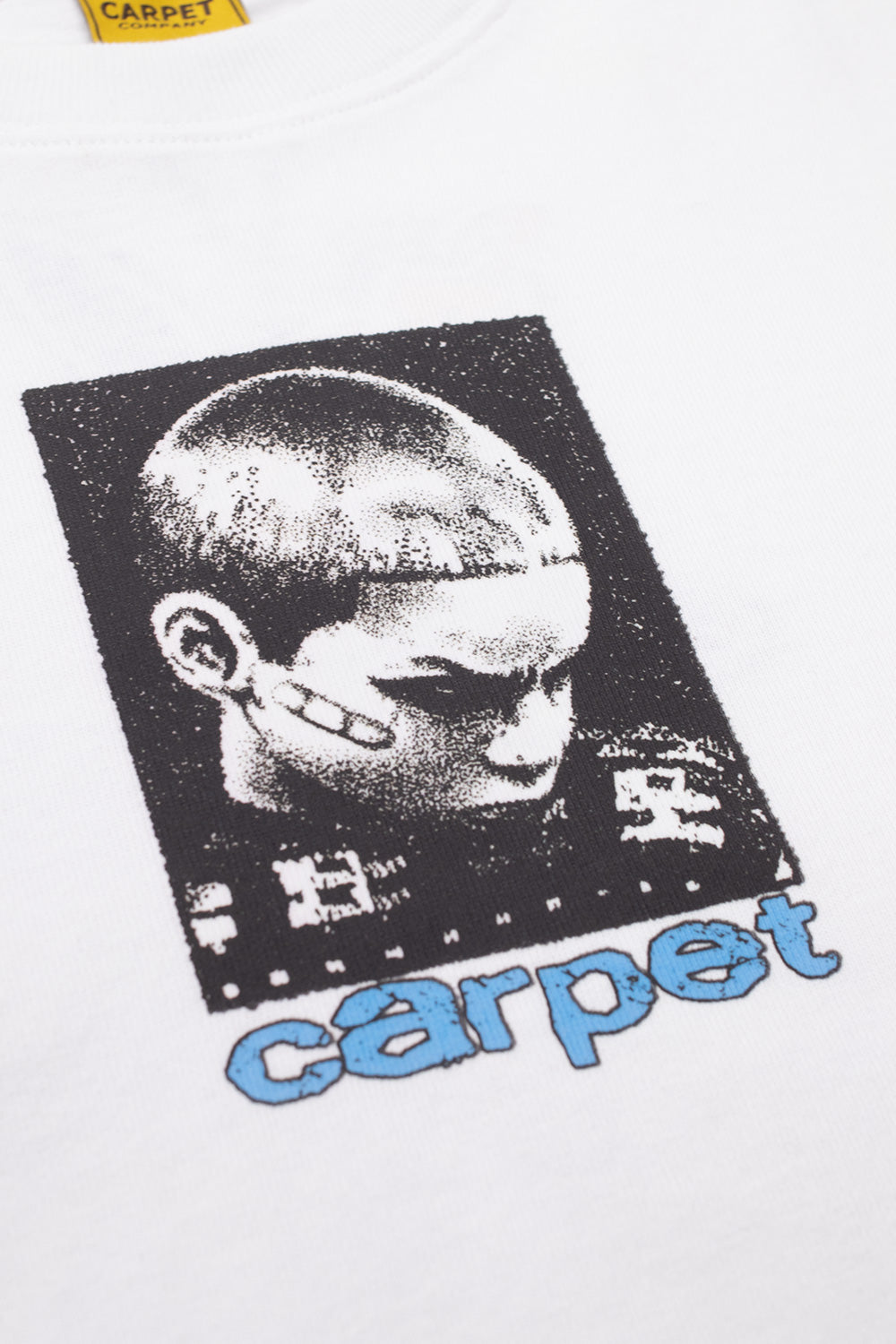 "Carpet Company T-Shirt in Weiß – Trendiges Shirt mit 'Trouble' Grafik für moderne Outfits"