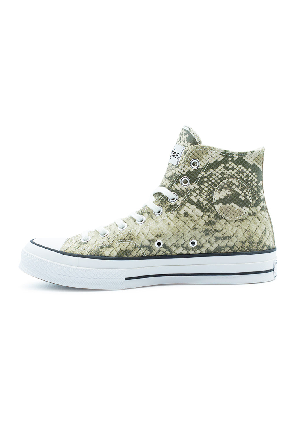 Converse x Stüssy Chuck 70 Hi Shoe Grey/Black/Egret – High-Top-Sneaker von Converse und Stüssy, kombiniert klassische Elemente mit modernen Design-Hits.
