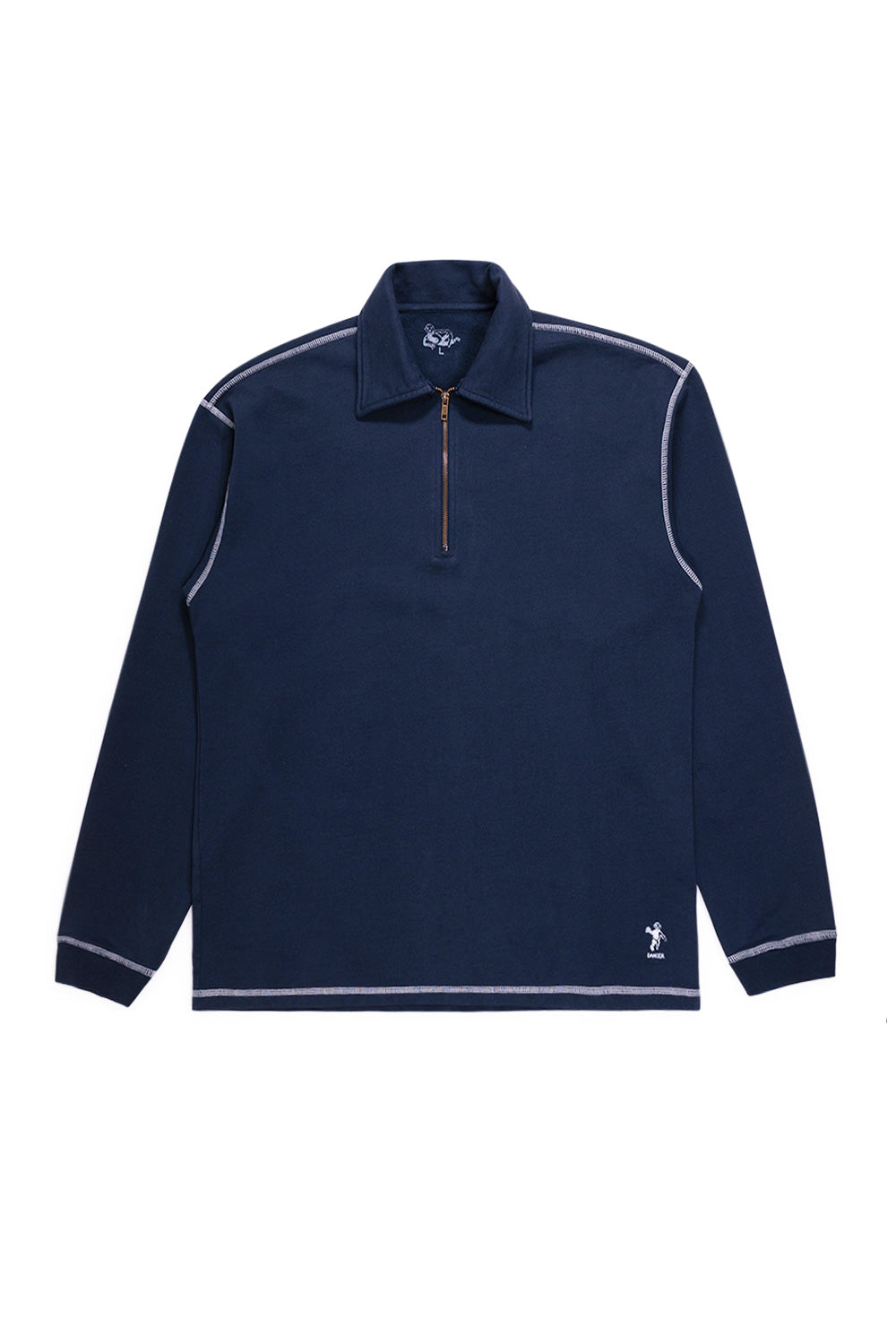 Dancer Half Zip Shirt Navy – Dunkelblaues Half-Zip-Shirt aus 100 % Baumwolle mit 480 g/m² Jersey-Stoff, weißer Kontrastnaht und seitlichem Print-Design, hergestellt in Portugal.