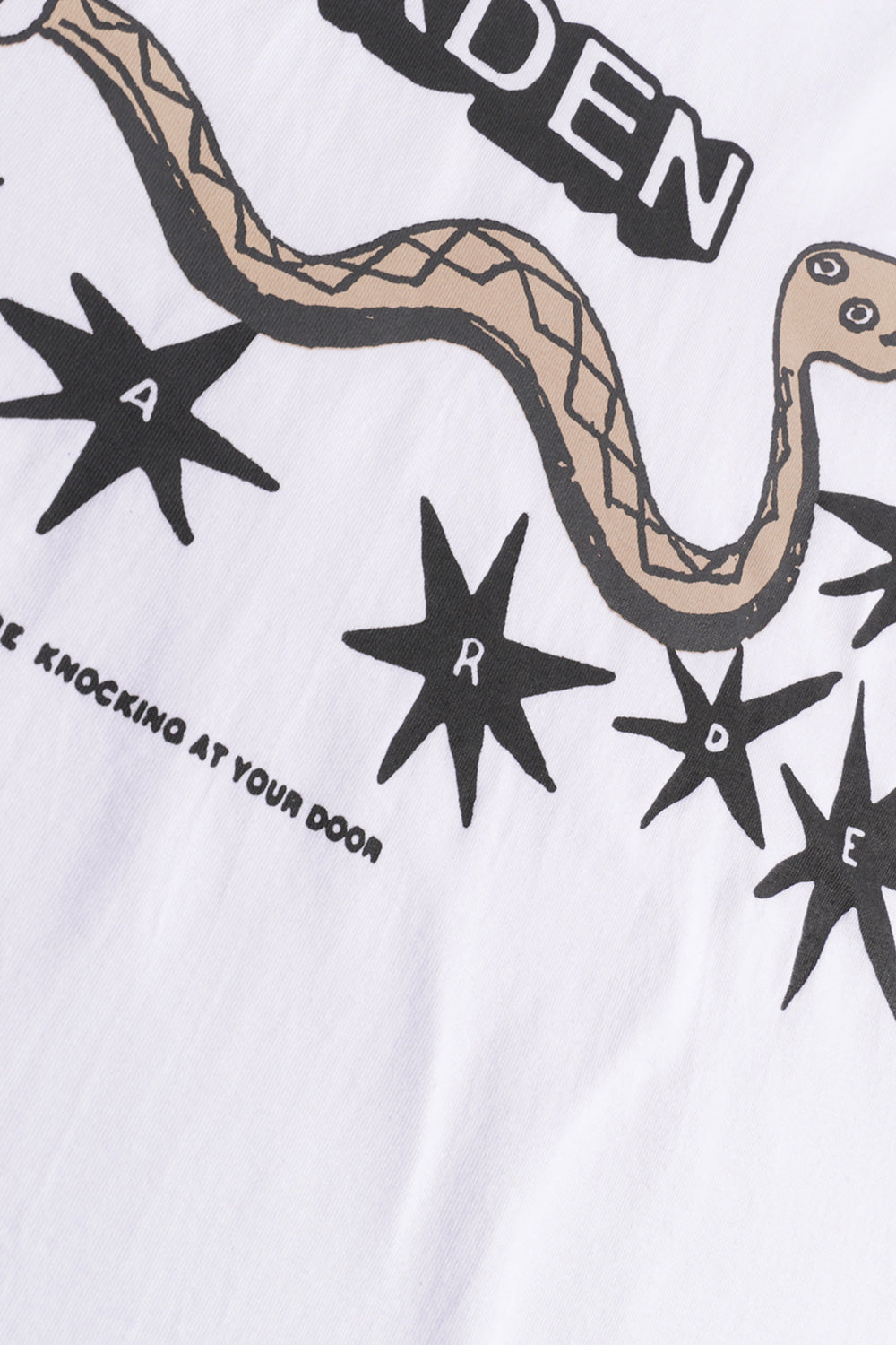 Garden SN4KERS T-Shirt White – Stilvolles weißes T-Shirt mit einzigartigem grafischen Design, ideal für Sneaker-Enthusiasten und urbane Mode, bequem und langlebig.
