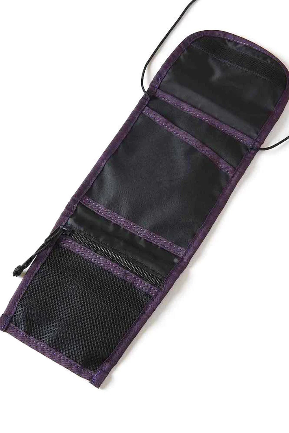 Schwarze Gramicci Cordura Neck Pouch – praktische und stylische Tasche für unterwegs.