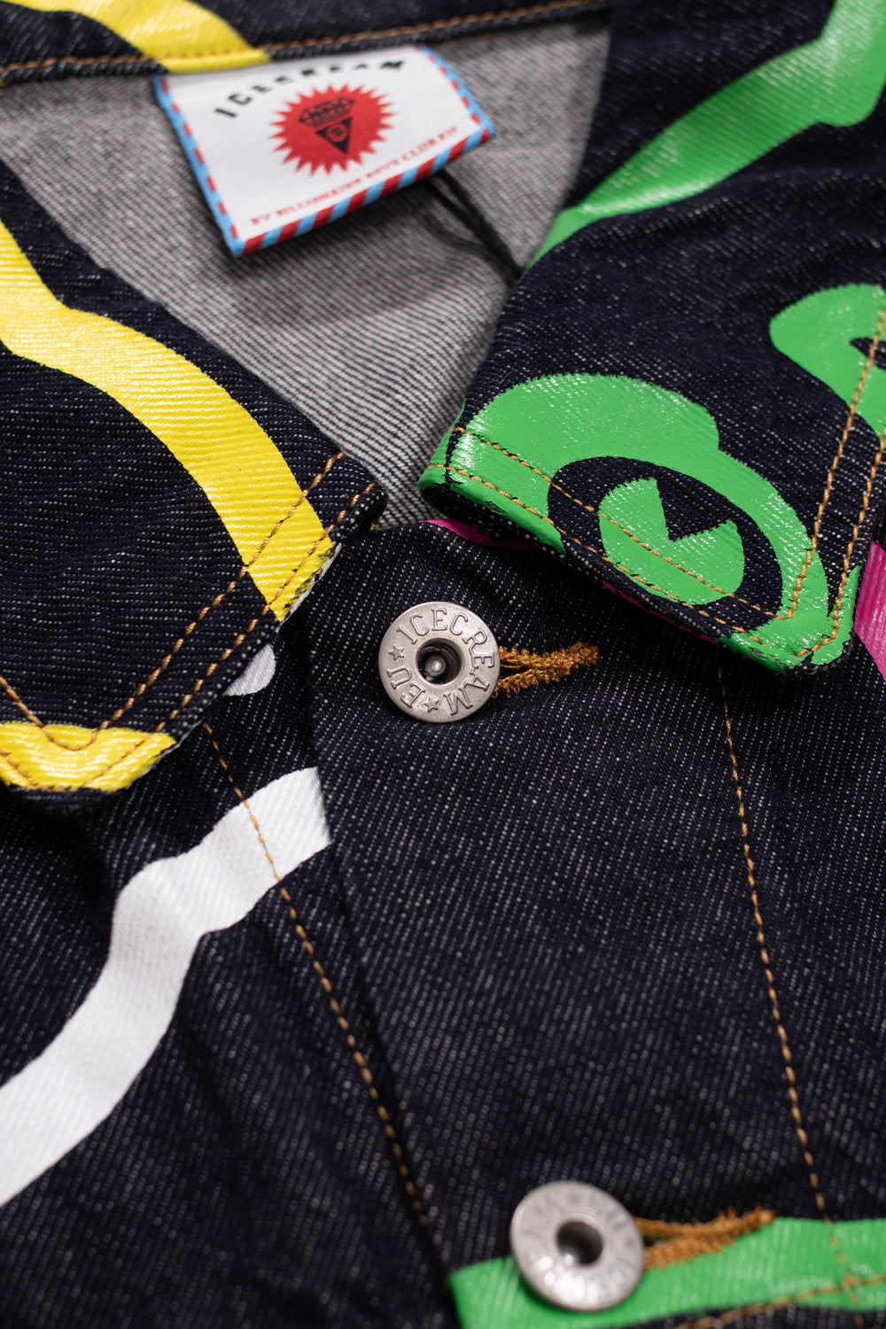 IceCream Jumbo Running Dog Denim Jacket Indigo – Indigo-blaue IceCream Jeansjacke mit ikonischem Running Dog-Motiv, ideal für lässige und trendige Outfits
