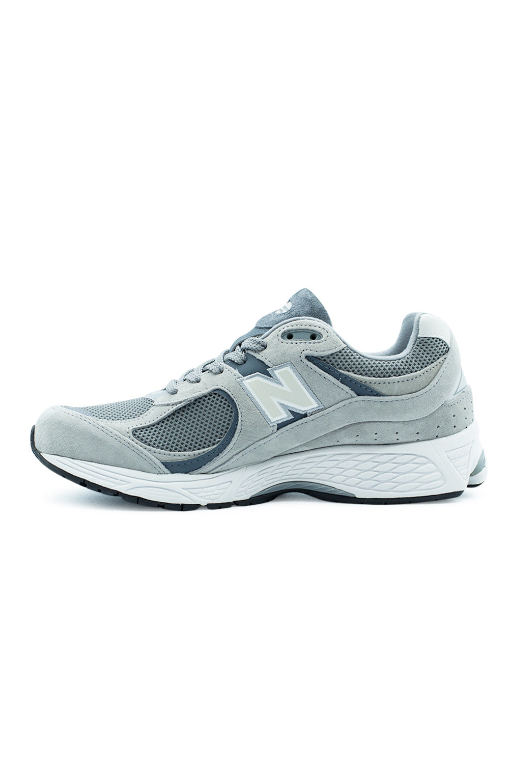 New Balance 2002R in Steel, Lead und Orca – Hochwertiger Schuh mit verstärktem Obermaterial und innovativer Dämpfung für ultimative Unterstützung.
