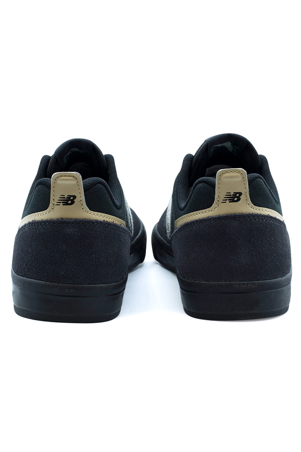 New Balance Jamie Foy 306 Phantom – Innovativer Skate-Schuh mit abriebfester Zehenkappe und vulkanisierter Sohle für exzellentes Boardgefühl.
