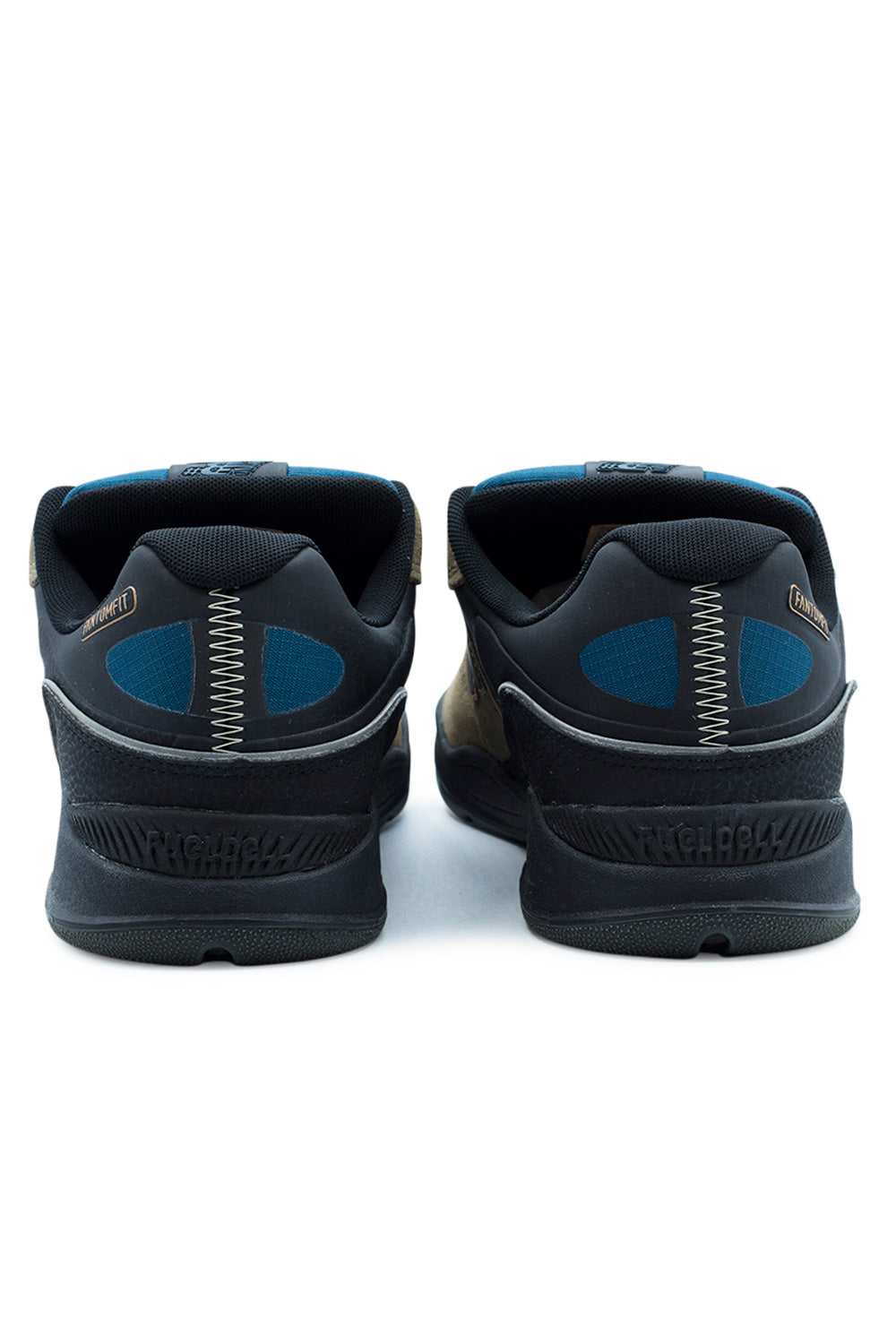 New Balance Numeric Tiago Lemos 1010 – Stylischer High-Performance-Sneaker mit optimalem Grip und gepolsterter Zunge für höchsten Tragekomfort.
