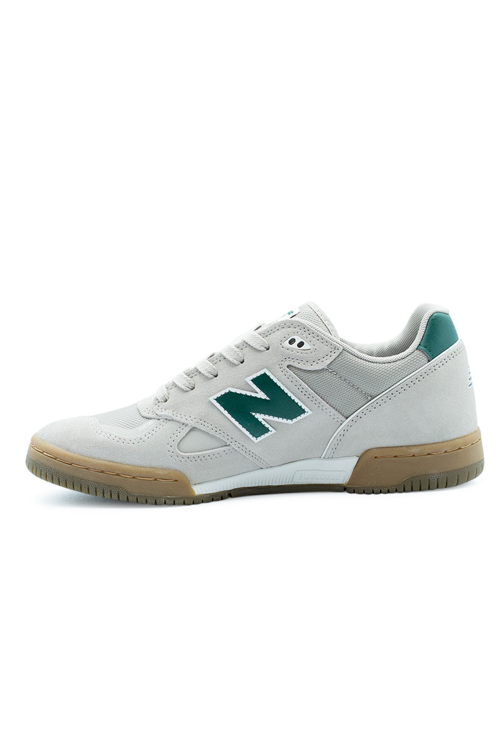 New Balance 600 Tom Knox Forest Green – Hochwertiger Pro-Skate-Schuh mit gepolsterter Zunge und sicherer Schnürung für besten Sitz und Komfort.
