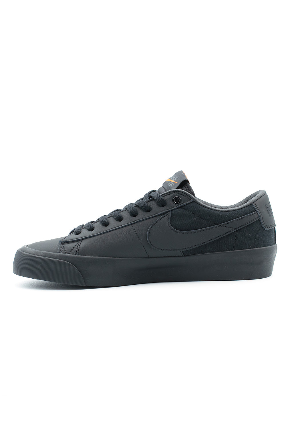 Nike SB Blazer Low Pro GT Black – Skateschuh mit gepolstertem Kragen und flexibler Sohle für optimale Beweglichkeit
