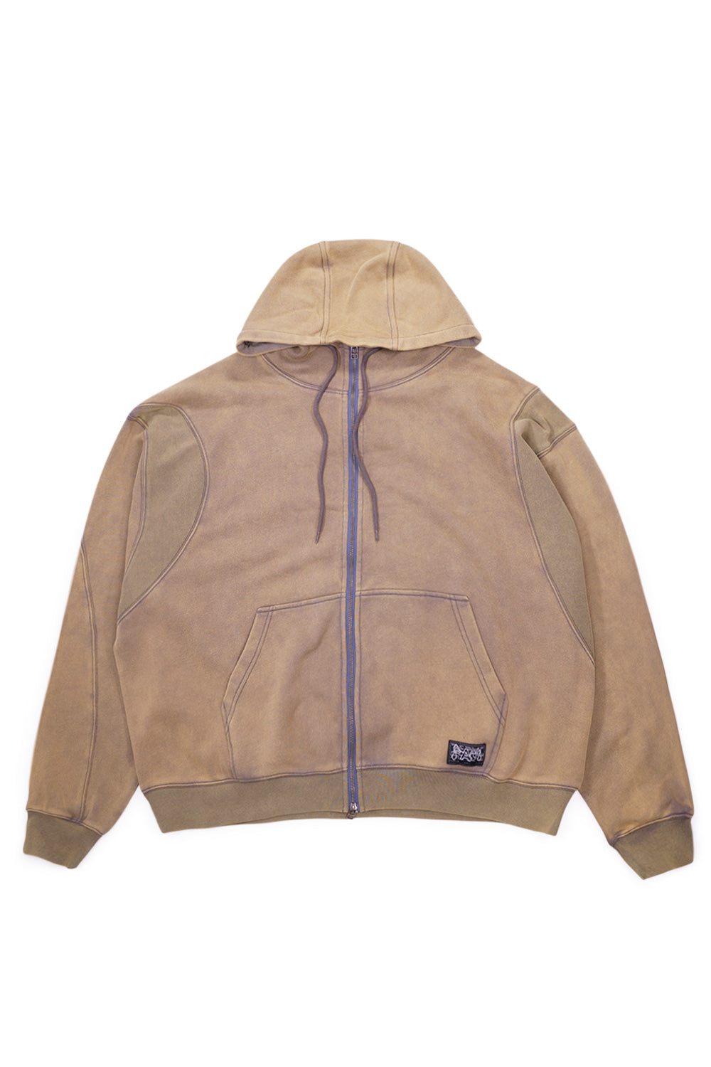 "Perks and Mini Thunderdome Zip Through Hooded Sweat in Sandstone Wash – Vorderansicht mit lockerem, kastigem Schnitt und YKK-Frontreißverschluss"
