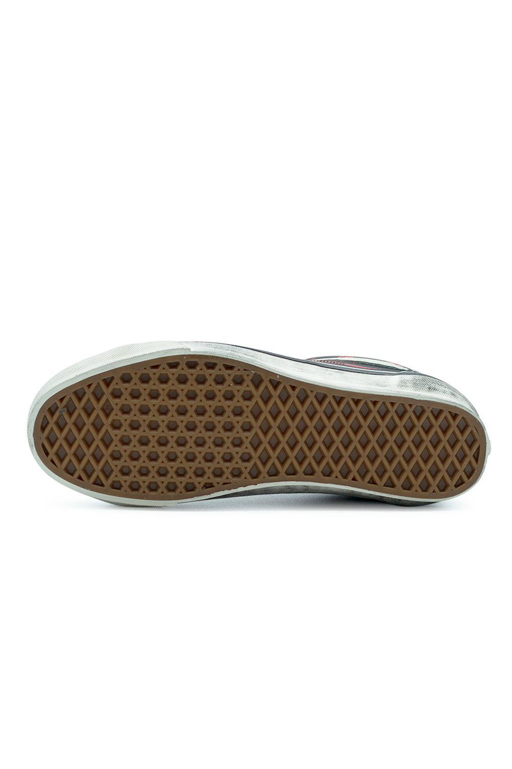 Vans Old Skool 36 LX waffle outsole in gum rubber with classic Vans traction pattern designed for skate grip, board feel and everyday streetwear performance