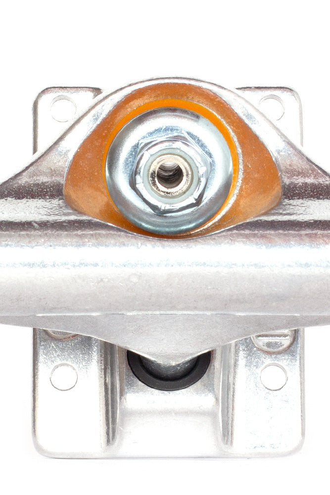 Independent Forged Hollow Skateboard-Truck – Optimal für Skater aller Levels – Perfekte Balance zwischen Gewicht und Haltbarkeit.